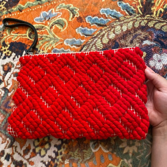 F21 Clutch - Picture 1 of 3